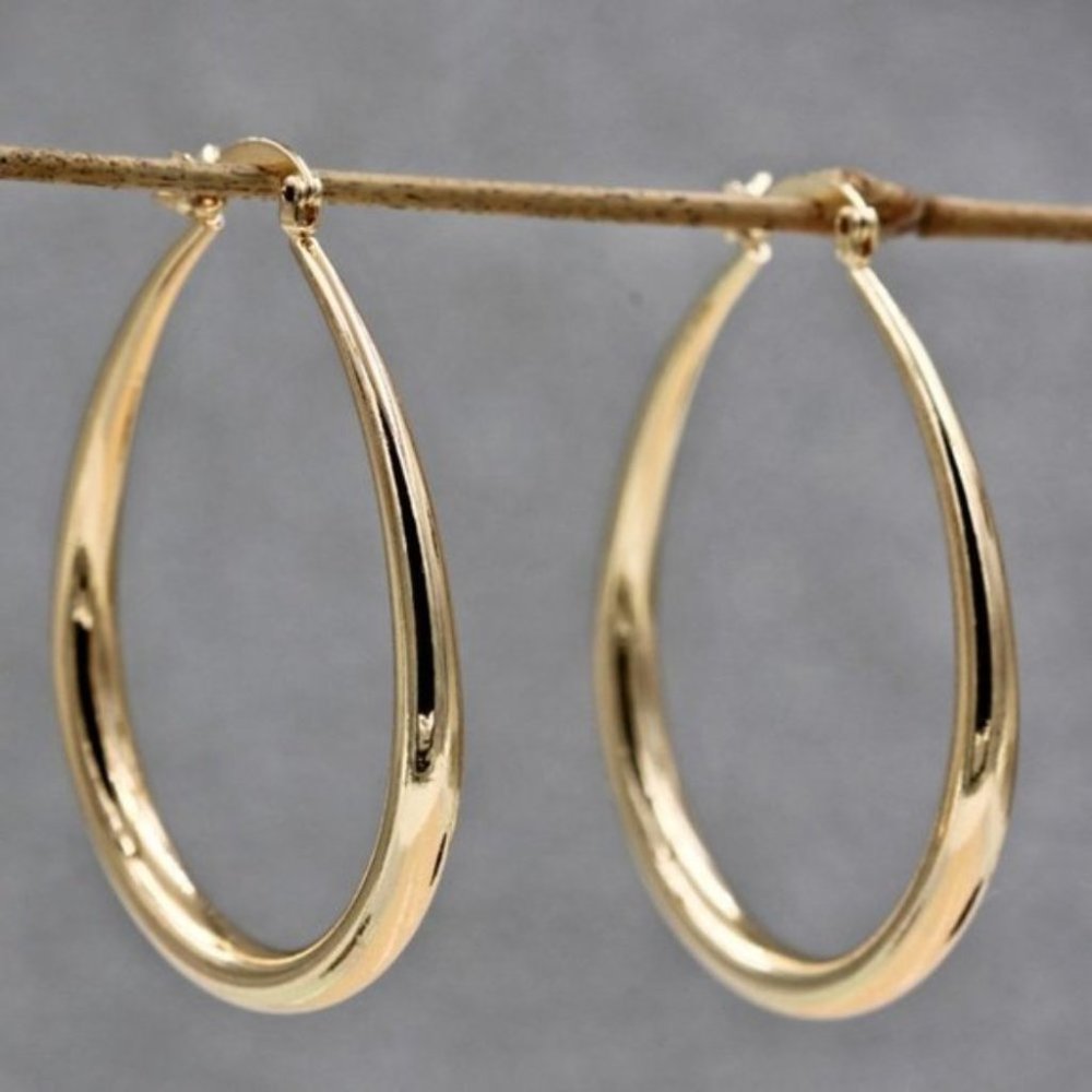 * 18K YELLOW GOLD 1.5” ROUND HOOPS - Picture 4 of 4
